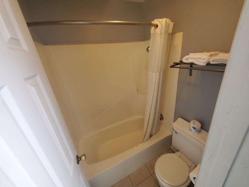 Wilshire Inn Motel | 1720 E E Main St, Cushing, OK 74023, USA | Phone: (918) 225-1900