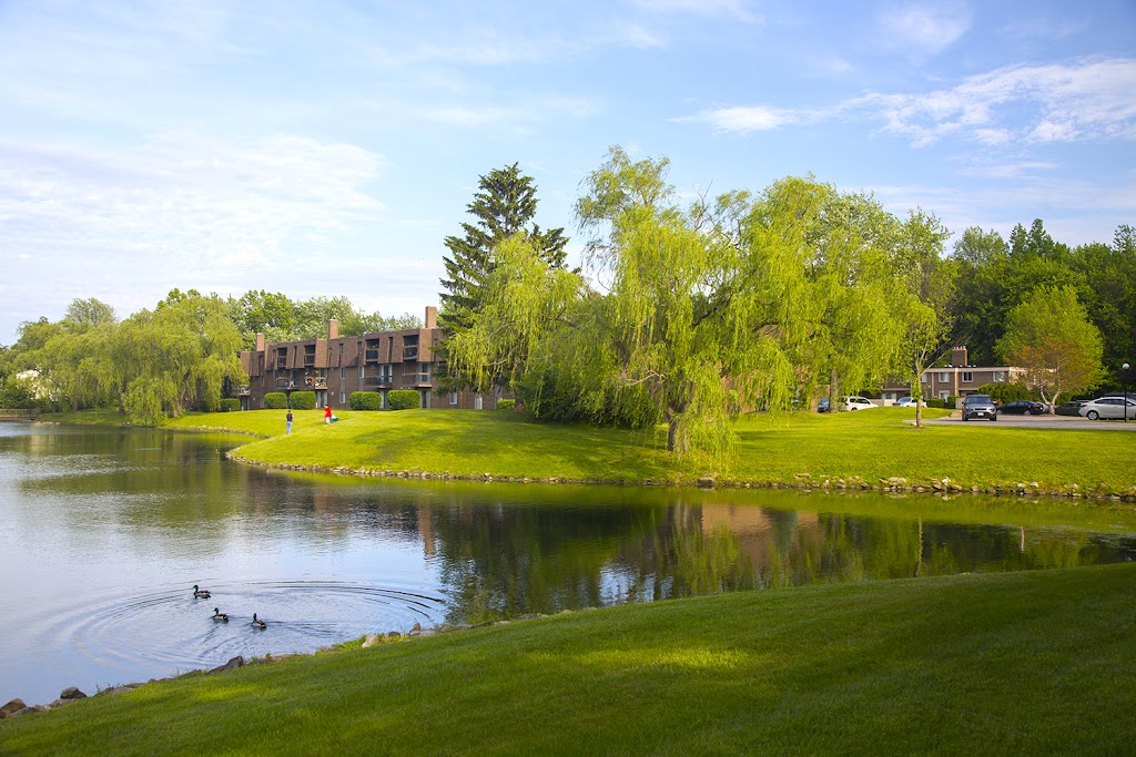 Fawn Lake Apartments | 9640 Fernwood Dr, Olmsted Falls, OH 44138, USA | Phone: (440) 201-9948