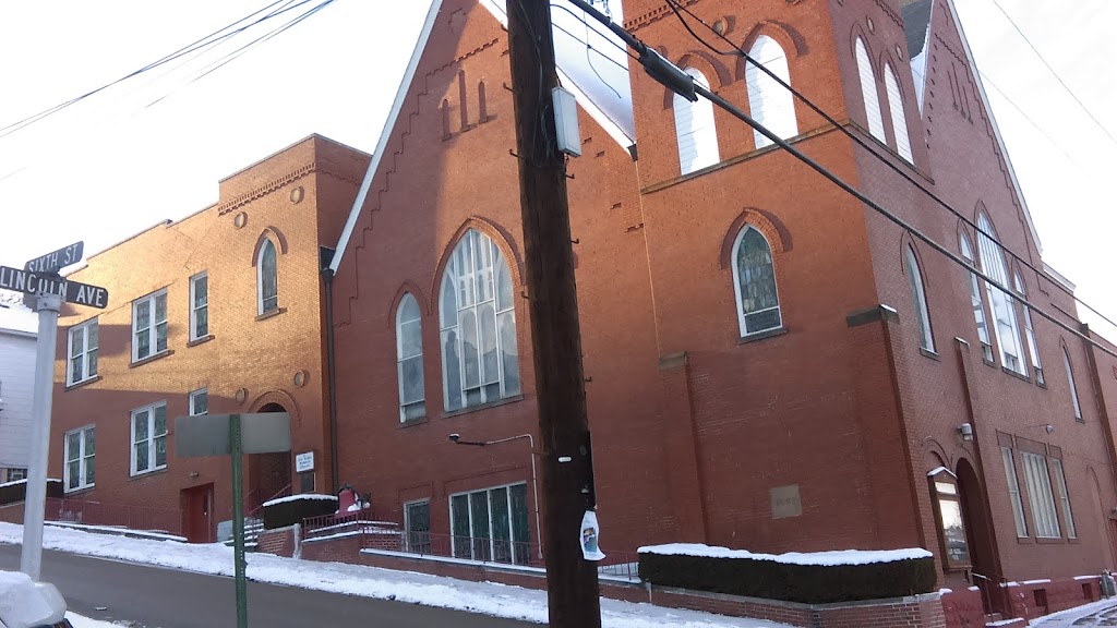 First United Methodist Church - church  | Photo 1 of 4 | Address: 601 Lincoln Ave, Charleroi, PA 15022, USA | Phone: (724) 483-2718