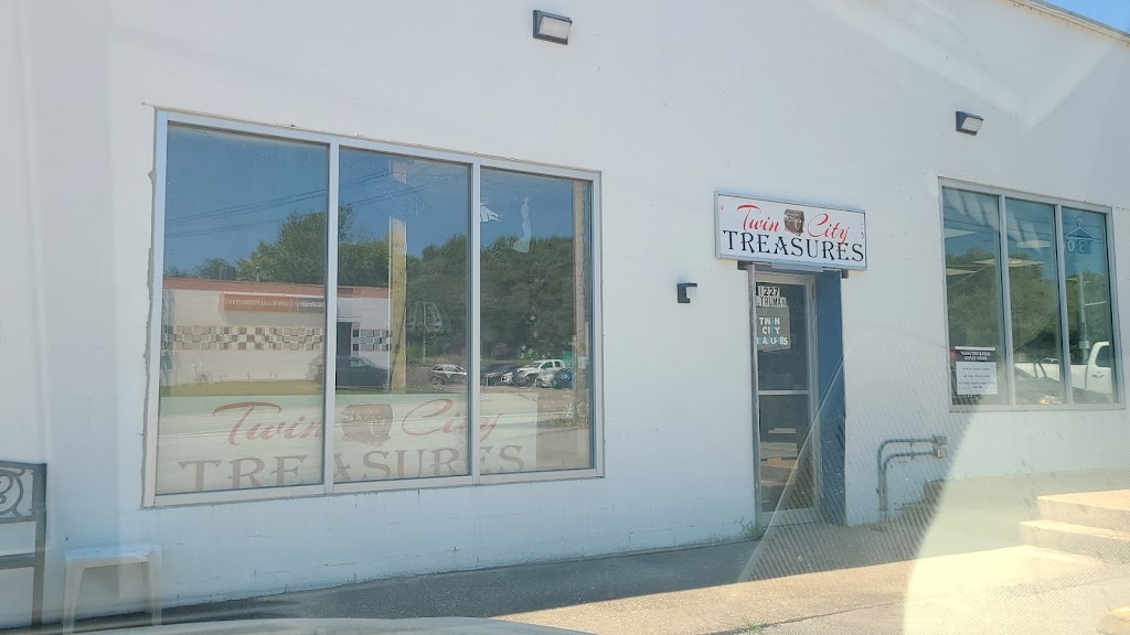 Twin City Treasures LLC | 1227 N Truman Blvd, Crystal City, MO 63019, USA | Phone: (636) 209-2415