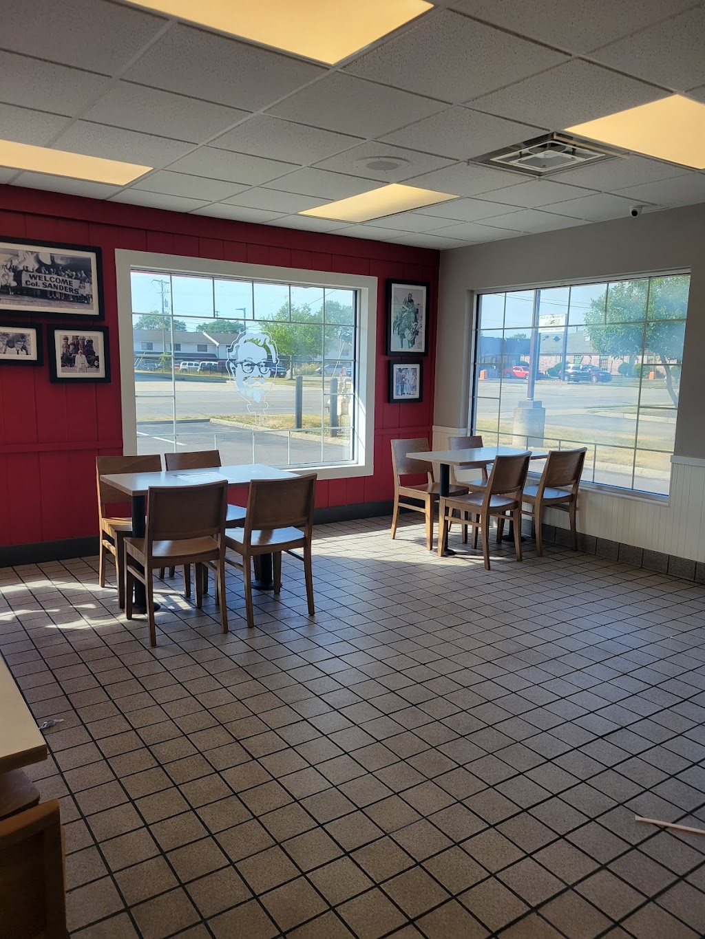 KFC | 440 N Broad St, Fairborn, OH 45324, USA | Phone: (937) 878-1977