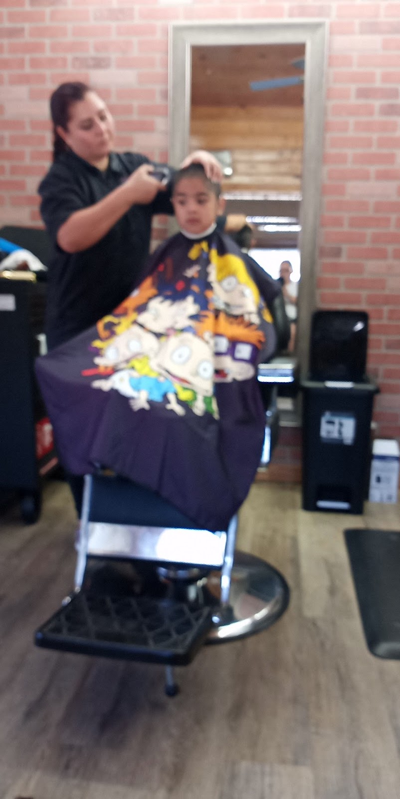 Acapulco Barber Shop | 2010 N Zarzamora St, San Antonio, TX 78201, USA | Phone: (210) 236-8155