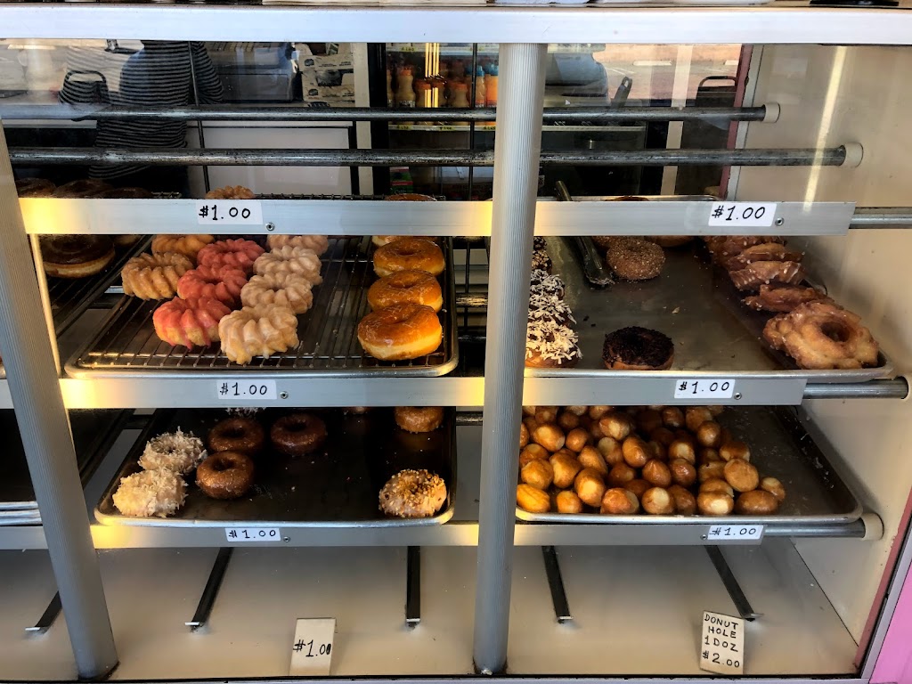 Country Donuts | 3490 Second St, Norco, CA 92860, USA | Phone: (951) 279-5660
