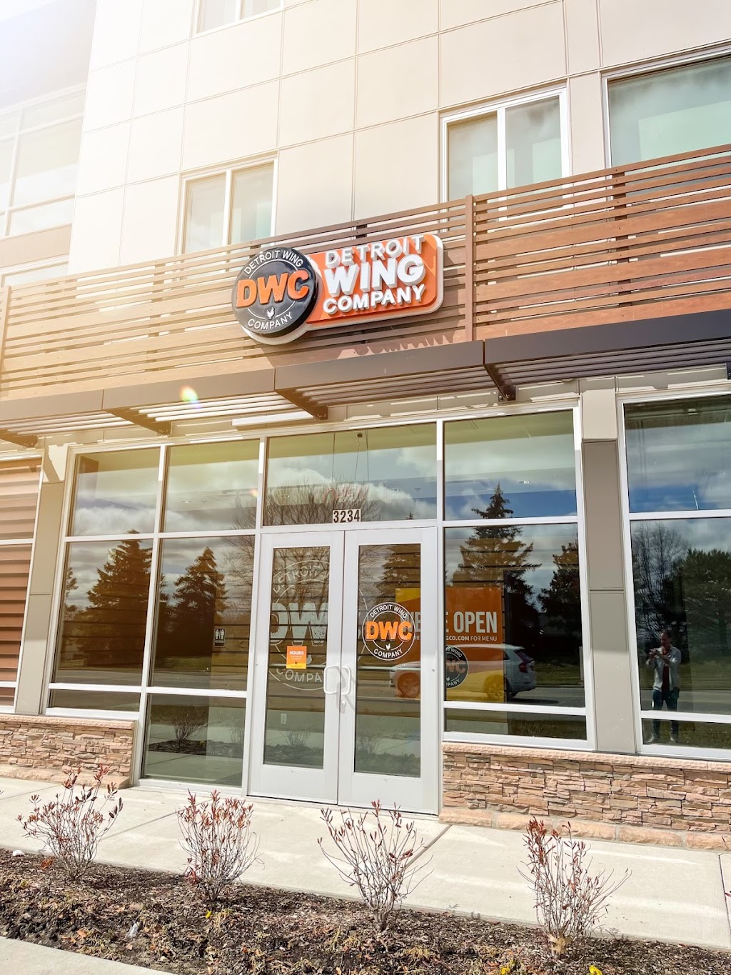 Detroit Wing Company | 3234 Ann Arbor-Saline Rd, Ann Arbor, MI 48103, USA | Phone: (734) 263-1414