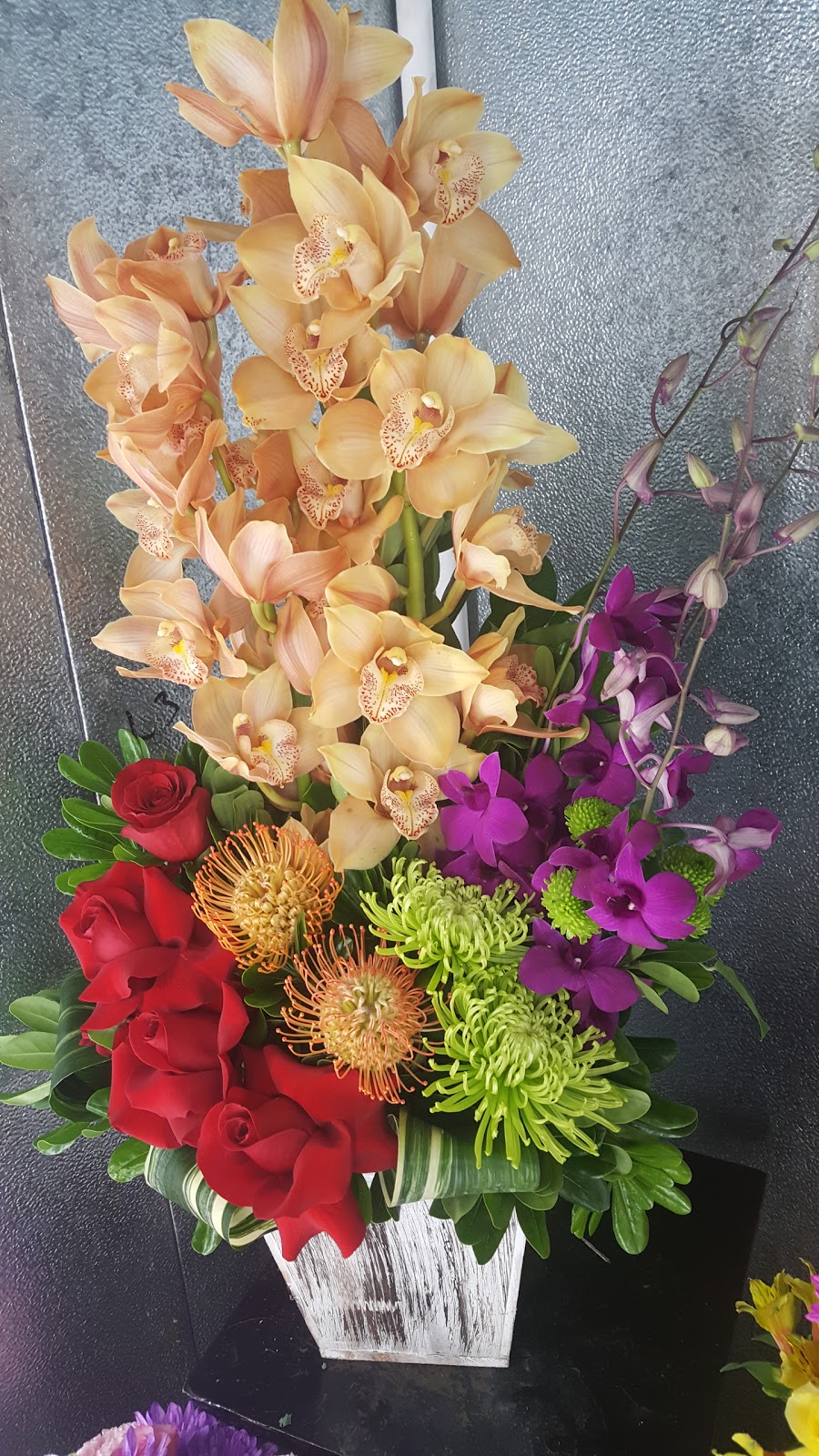 Leslies Flowers | 15427 Chatsworth St, Mission Hills, CA 91345, USA | Phone: (818) 895-0588