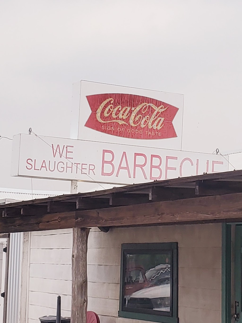 We Slaughter Barbecue | 1073 TX-304, Bastrop, TX 78602, USA | Phone: (512) 321-7297