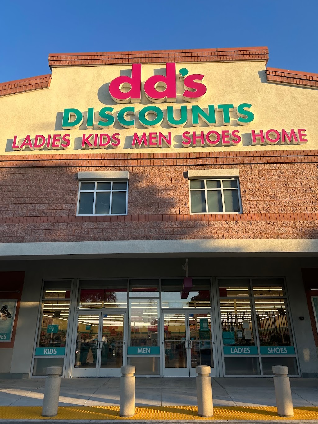 dds DISCOUNTS | 6735 Camino Arroyo, Gilroy, CA 95020, USA | Phone: (408) 842-7424