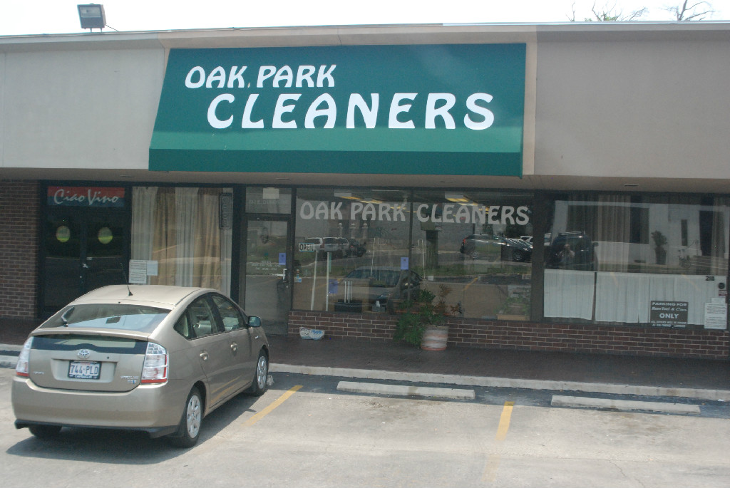 Oak Park Cleaners | 222 E Olmos Dr, San Antonio, TX 78212, USA | Phone: (210) 824-2822