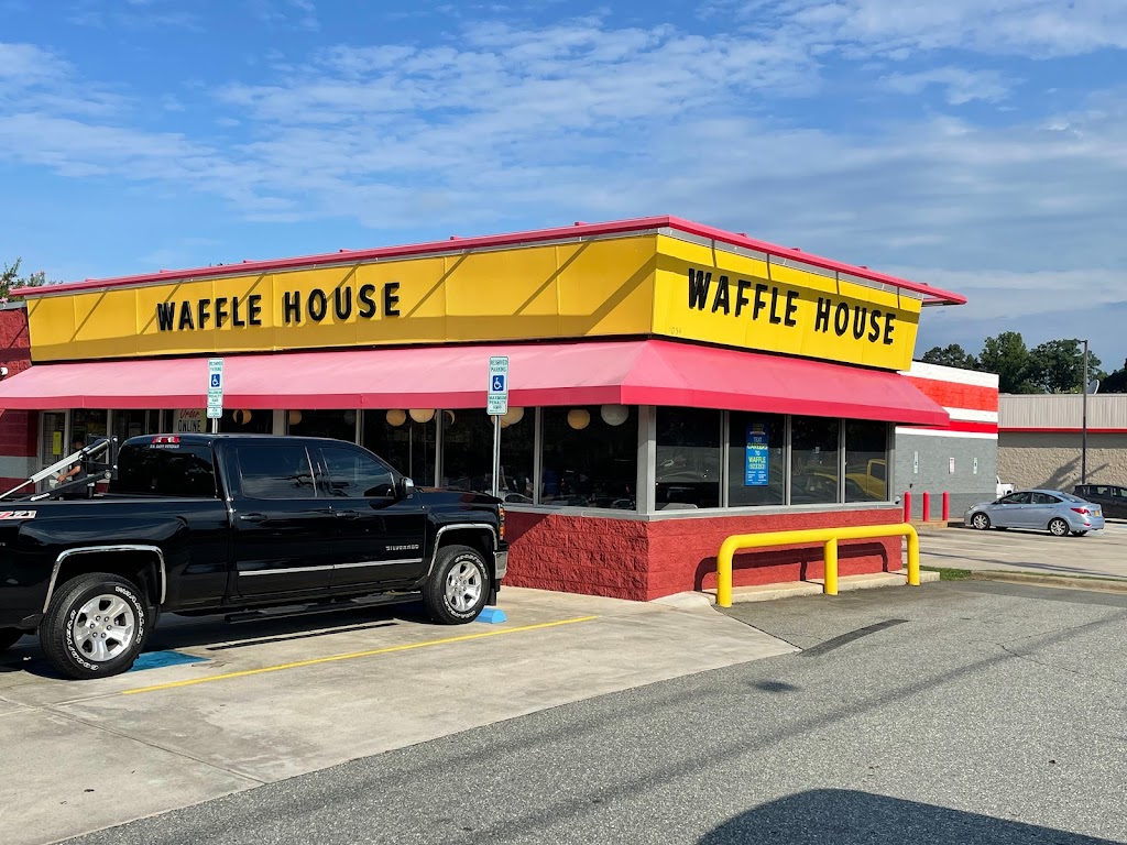 Waffle House | 1054 Mebane Oaks Rd, Mebane, NC 27302, USA | Phone: (919) 563-2565