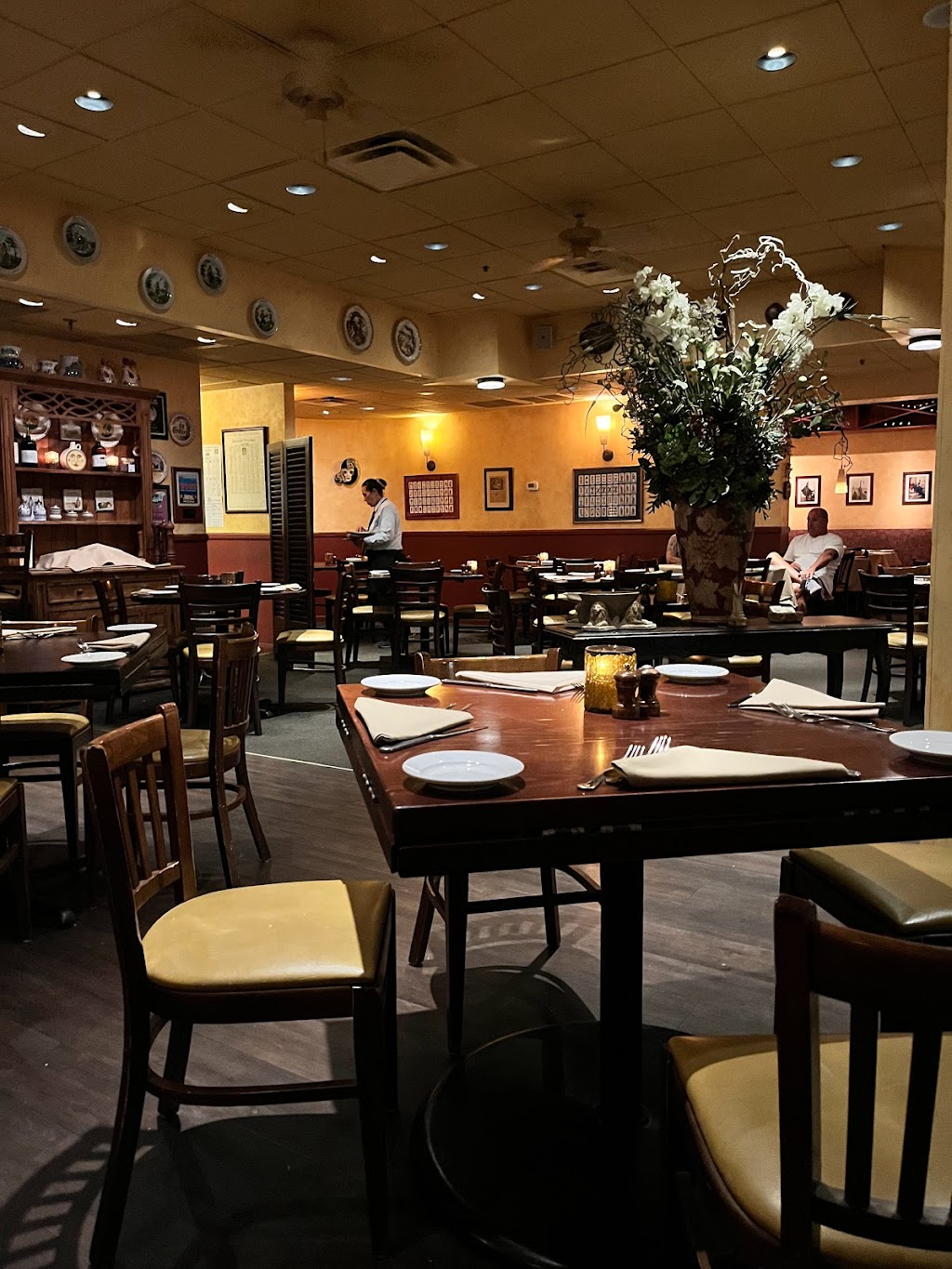 Veneto Trattoria | 6137 N Scottsdale Rd, Scottsdale, AZ 85250, USA | Phone: (480) 948-9928