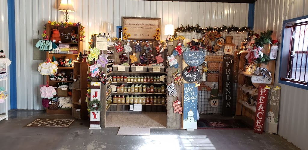 Country Gurls Emporium | 8011 Baker Rd, Needville, TX 77461, USA | Phone: (346) 577-9459