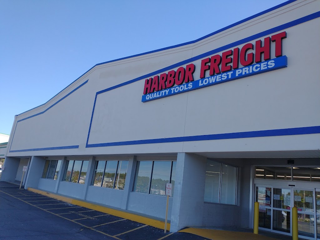 Harbor Freight Tools | 818 N Madison Blvd, Roxboro, NC 27573, USA | Phone: (336) 290-5202
