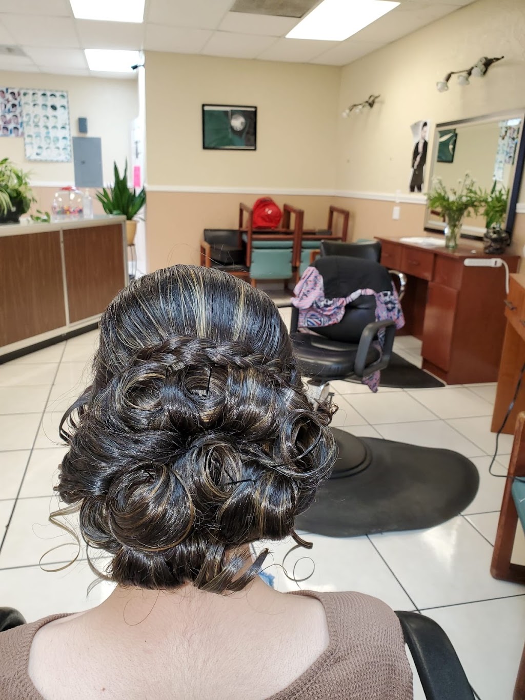 Estrellita Beauty Salon | 1132 N Dallas Ave, Lancaster, TX 75146, USA | Phone: (972) 275-0317