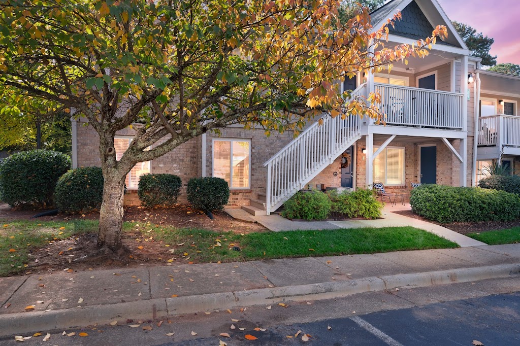 Cary Pines Apartments & Townhomes | 1331 Wicklow Ct, Cary, NC 27511, USA | Phone: (844) 253-7166