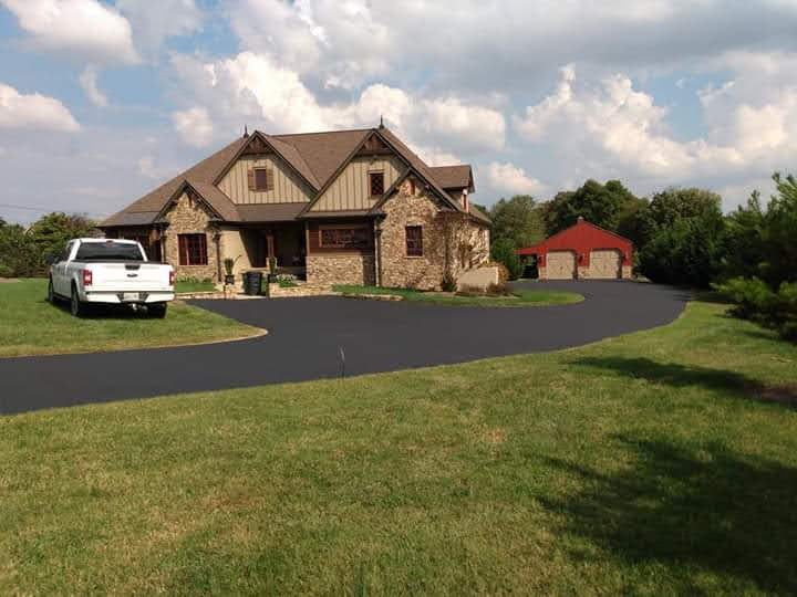 D&D Asphalt Sealing | 2821 Hunters Point Pike, Lebanon, TN 37087, USA | Phone: (615) 680-2274