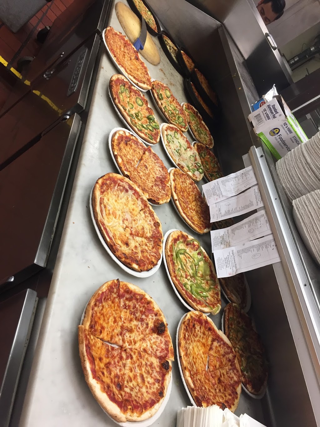 Singas Famous Pizza | 99 N Beverwyck Rd, Lake Hiawatha, NJ 07034, USA | Phone: (973) 263-2626