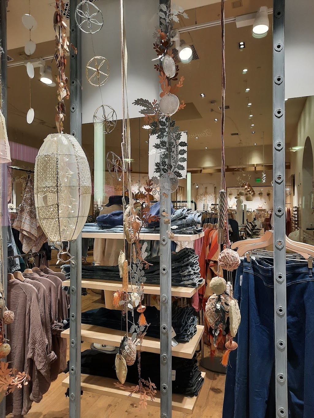 Free People | 660 Stanford Shopping Center, Palo Alto, CA 94304, USA | Phone: (650) 321-0121