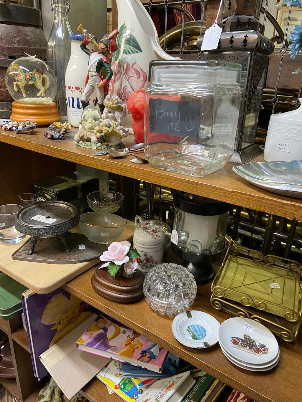 Lightfoot Antique Mall & Country | 6623 Richmond Rd A, Williamsburg, VA 23188, USA | Phone: (757) 229-8759