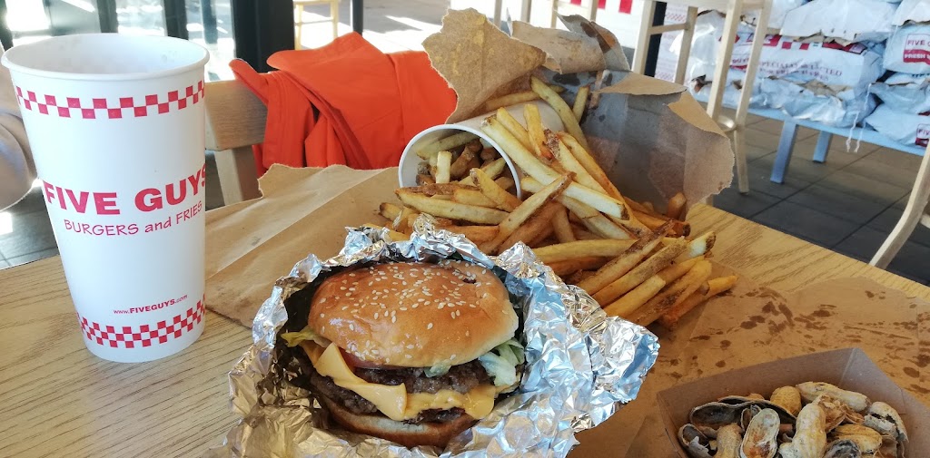 Five Guys | 141 Danada Square E, Wheaton, IL 60189, USA | Phone: (630) 462-4499