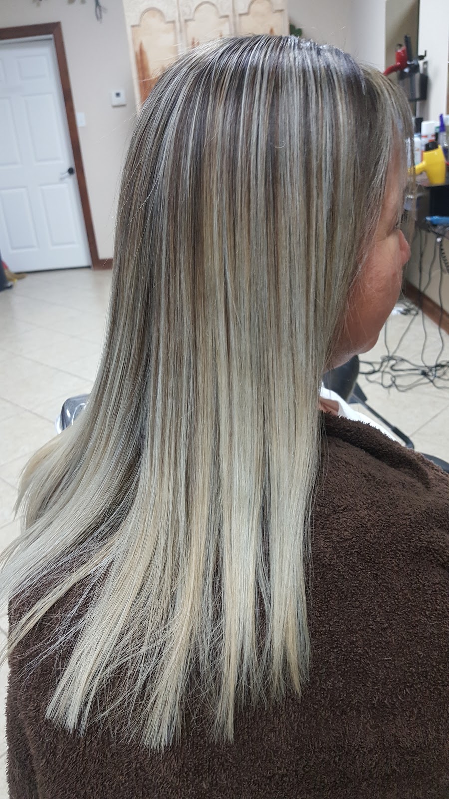 Riveras Hair Salon | 706 W 11th St ste c, Elgin, TX 78621, USA | Phone: (512) 285-6212