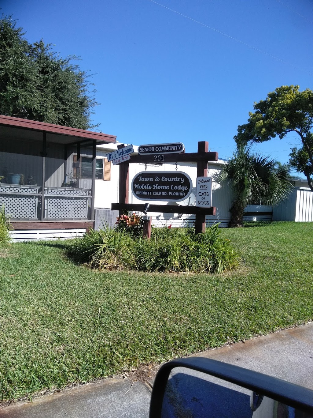 Town & Country Mobile Home Park | 35 Winar Dr, Merritt Island, FL 32953, USA | Phone: (321) 452-5464