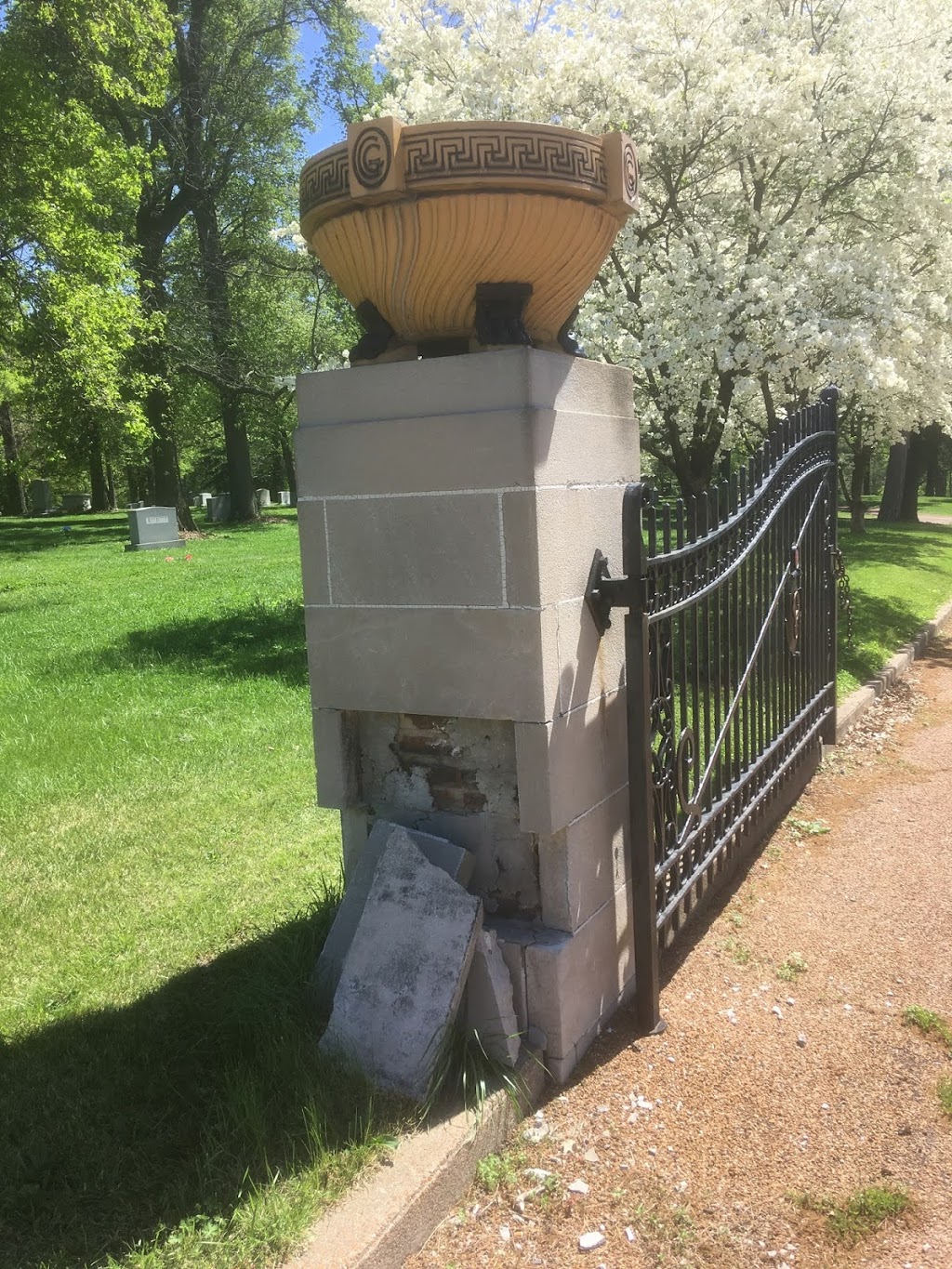 Oak Grove Memorial Mausoleum | 7800 St Charles Rock Rd, St. Louis, MO 63114, USA | Phone: (314) 721-7260