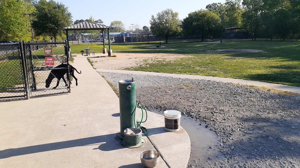 Raising Canes Dog Park at Forest Community Park | 13900 S Harrells Ferry Rd, Baton Rouge, LA 70816 | Phone: (225) 752-1853