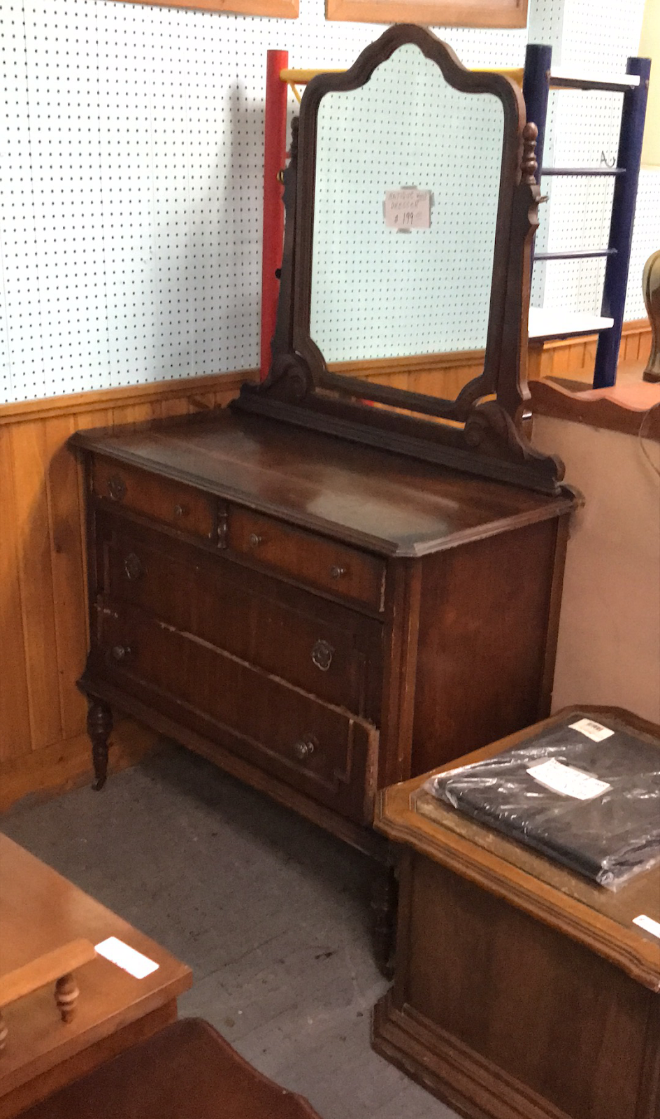 Bolins Odds & Ends Used Furniture | 4303 Hanna St, Fort Wayne, IN 46806, USA | Phone: (260) 745-7311