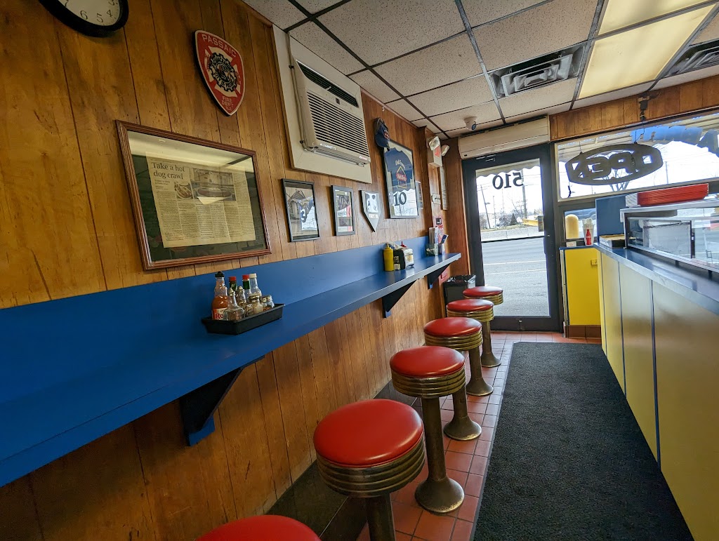 Hot Dog House | 510 NJ-17, Carlstadt, NJ 07072, USA | Phone: (201) 935-5803