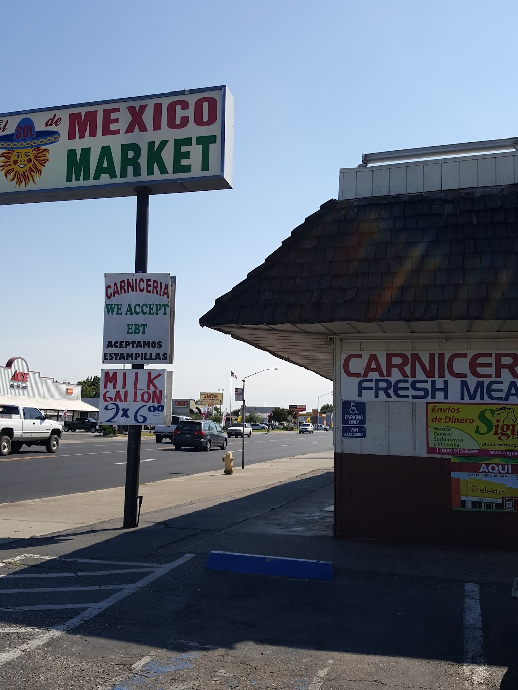 El Sol De Mexico Market | 1005 E F St, Oakdale, CA 95361, USA | Phone: (209) 847-4933