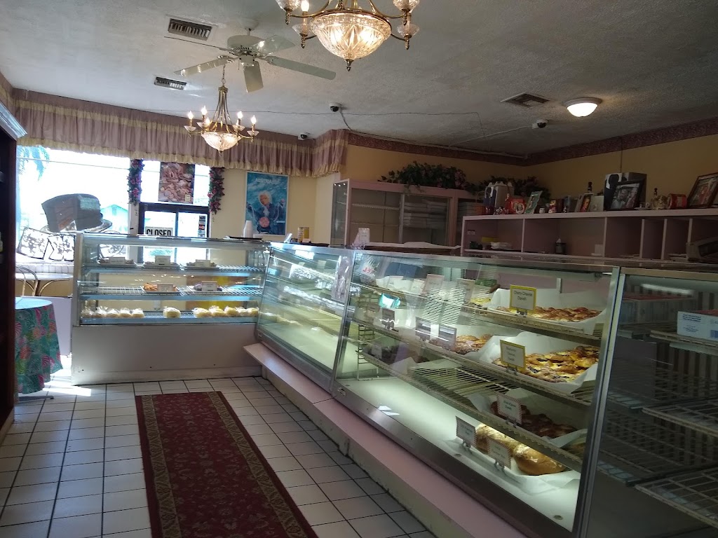 Cafe Mozart German Bakery | 6754 4th St N #6843, St. Petersburg, FL 33702, USA | Phone: (727) 521-1333