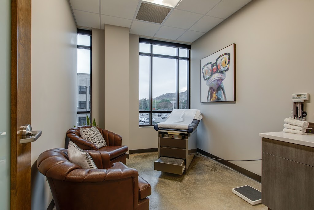 Leah Cordovez, MD, FACP | 580 Franklin Rd Suite 200, Franklin, TN 37069, USA | Phone: (615) 727-9911