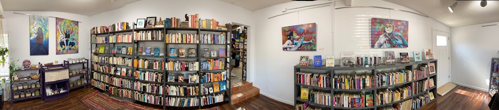 Palabras Bilingual Bookstore | 906 W Roosevelt St, Phoenix, AZ 85007, USA | Phone: (602) 595-9600