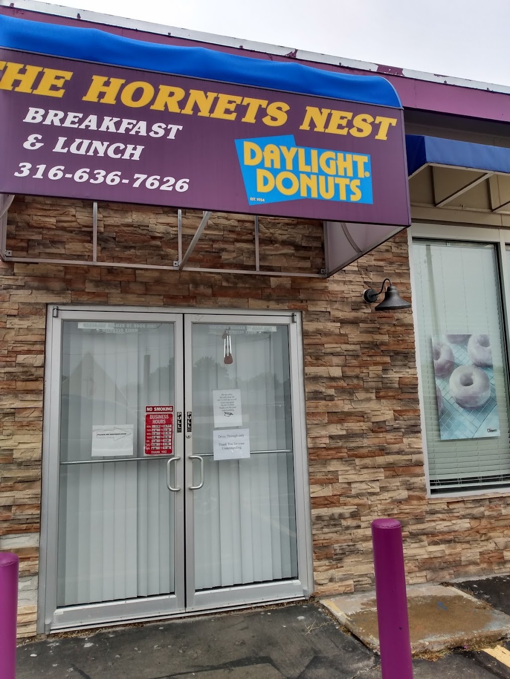 The Hornets Nest, Daylight Donuts | 556 N Meridian Ave, Valley Center, KS 67147, USA | Phone: (316) 636-7626