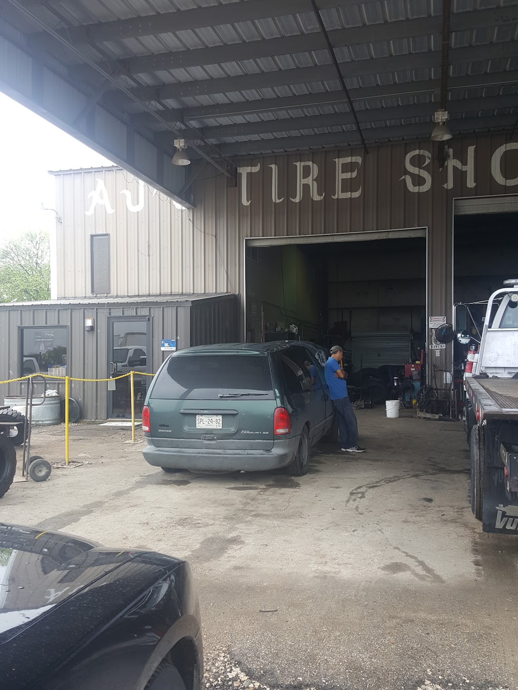 AJs Tires | 14235 I-10 Frontage Rd, Schertz, TX 78154, USA | Phone: (210) 566-6322