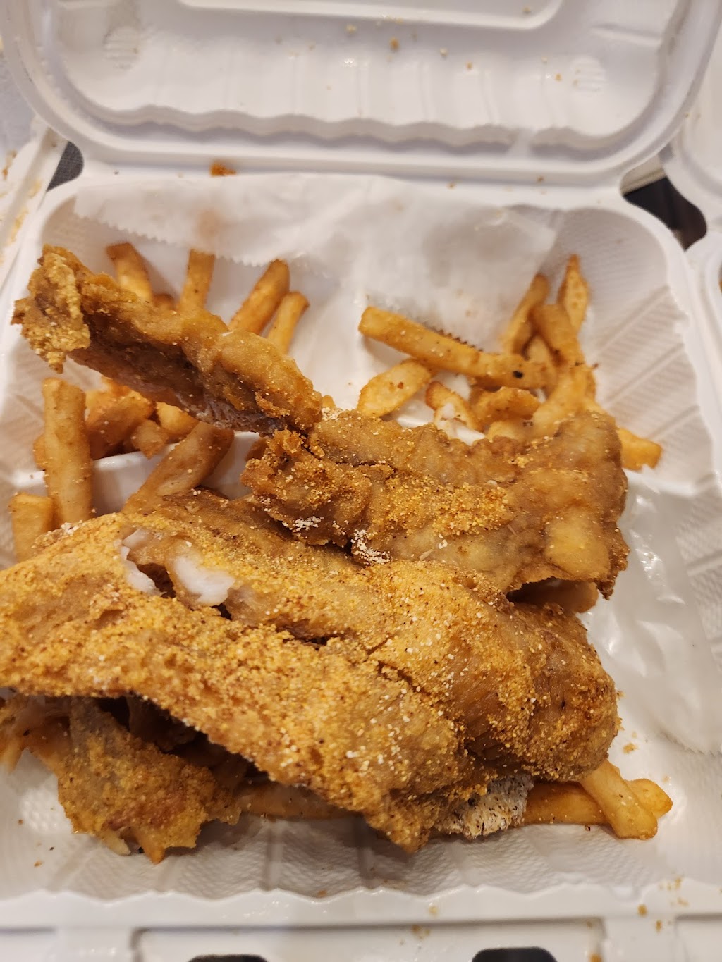 Hip Hop Fish & Chicken | 1407 E Cold Spring Ln, Baltimore, MD 21239, USA | Phone: (410) 464-2100