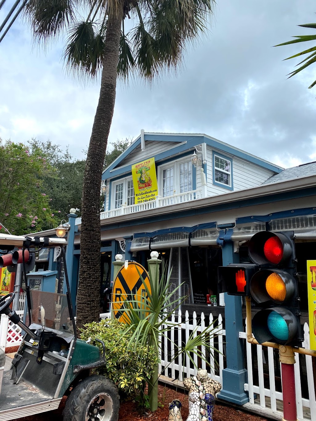 Molly Goodheads Raw Bar & Restaurant | 400 Orange St, Ozona, FL 34683, USA | Phone: (727) 786-6255