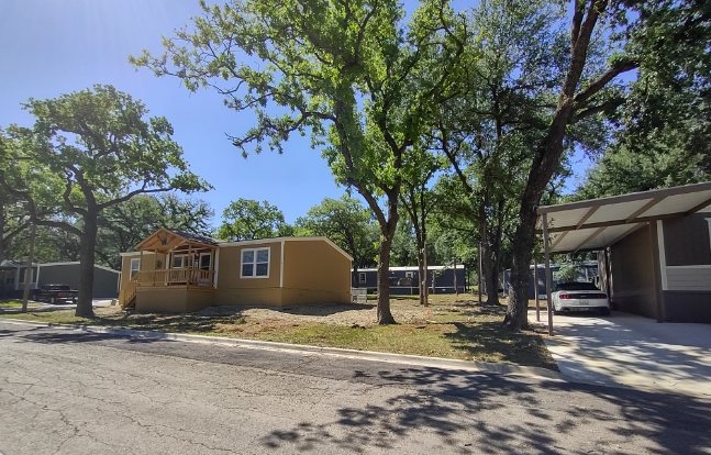 Green Oaks Mobile Home Community | 6919 9 Mile Azle Rd, Fort Worth, TX 76135 | Phone: (972) 376-0875