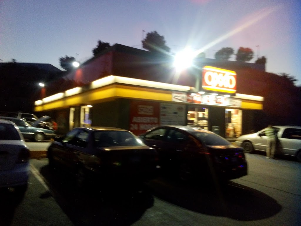 Oxxo Santos | C. Pacifico 10073B, Terrazas del Pacífico, 22644 Tijuana, B.C., Mexico | Phone: 664 621 5318