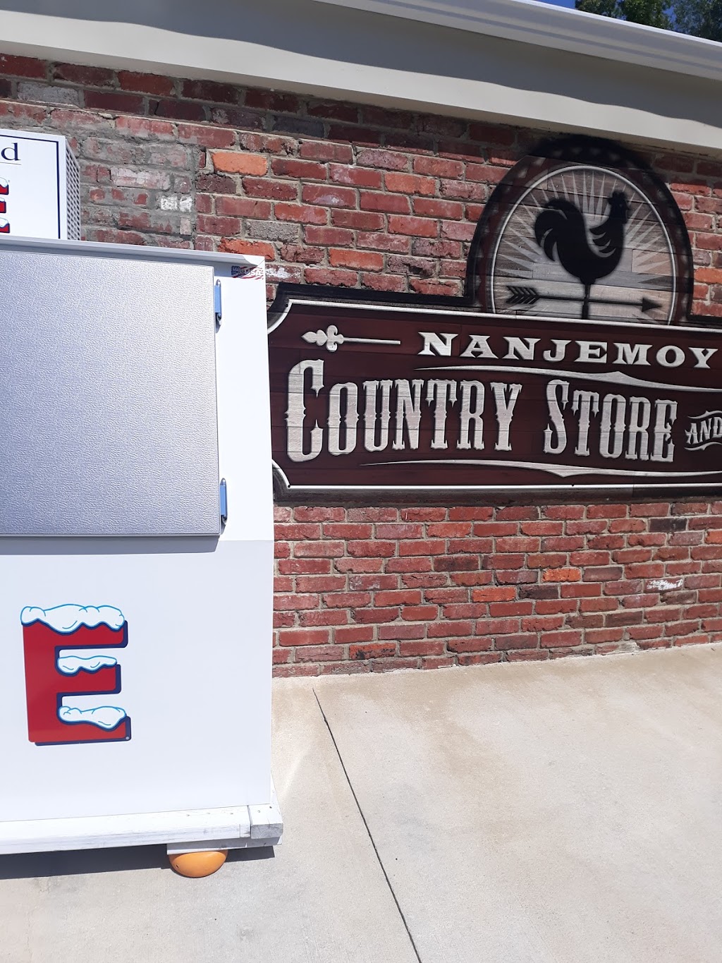 Nanjemoy Country Store and Bar | 1970 Liverpool Point Rd, Nanjemoy, MD 20662, USA | Phone: (301) 246-4600