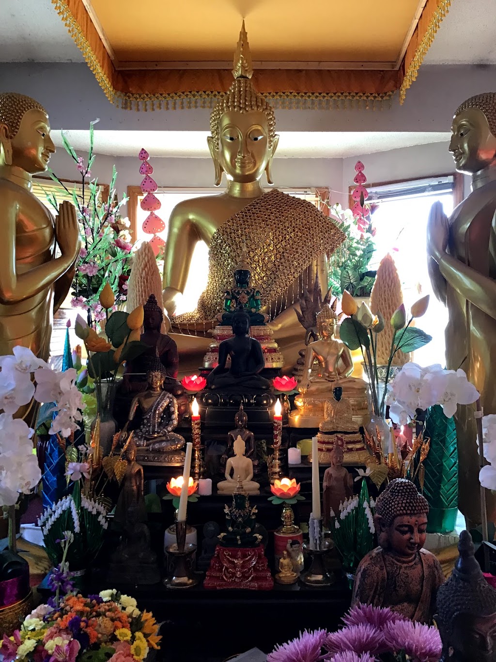 Wat Anoka Dhammaram and Meditation Center | 5450 Old Viking Blvd NW, Anoka, MN 55303, USA | Phone: (888) 836-7530