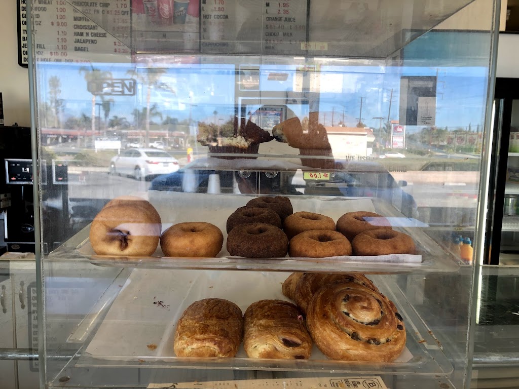 Country Donuts | 3490 Second St, Norco, CA 92860, USA | Phone: (951) 279-5660