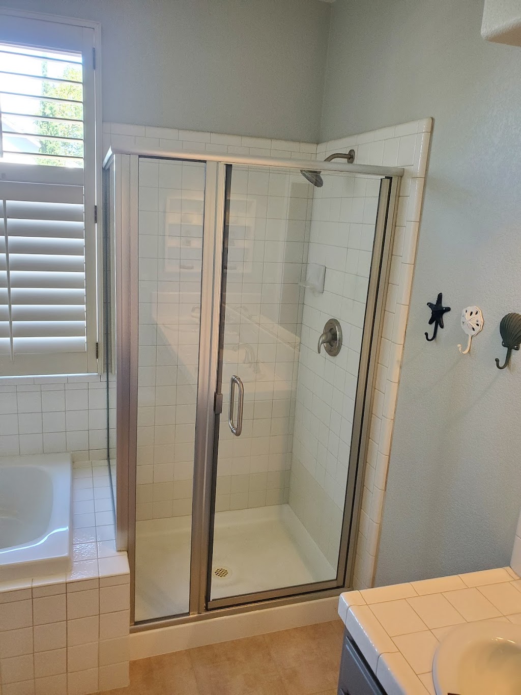 See Through Shower and Glass LLC | 221 Suite A US-77, Waxahachie, TX 75165, USA | Phone: (972) 903-7544