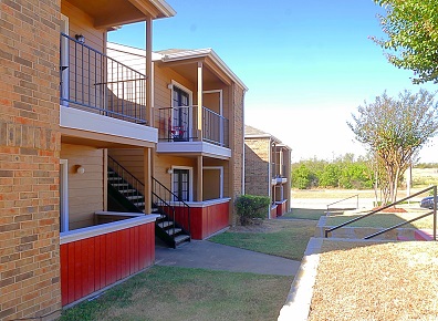 Marine Creek Apartments | 4500 Marine Creek Pkwy, Fort Worth, TX 76106, USA | Phone: (817) 625-1121