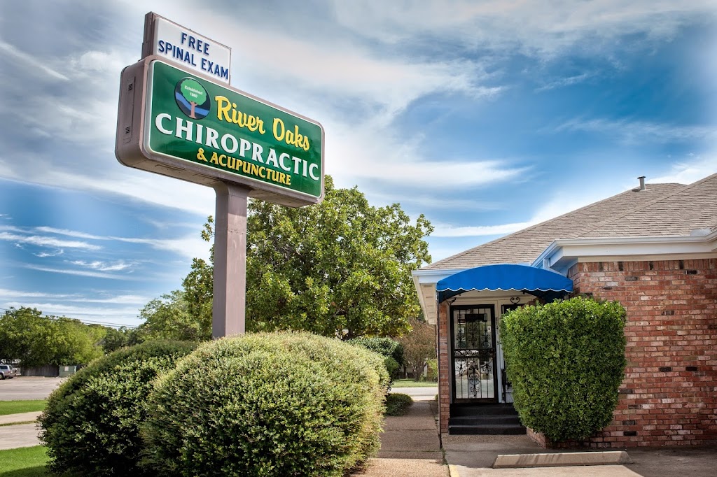 River Oaks Chiropractic Clinic: Dale L. White Jr. DC | 1141 Long Ave, Fort Worth, TX 76114, USA | Phone: (817) 625-1165