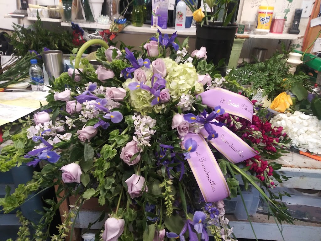 Farmington Florist | 23340 Farmington Rd, Farmington, MI 48336, USA | Phone: (248) 474-4726