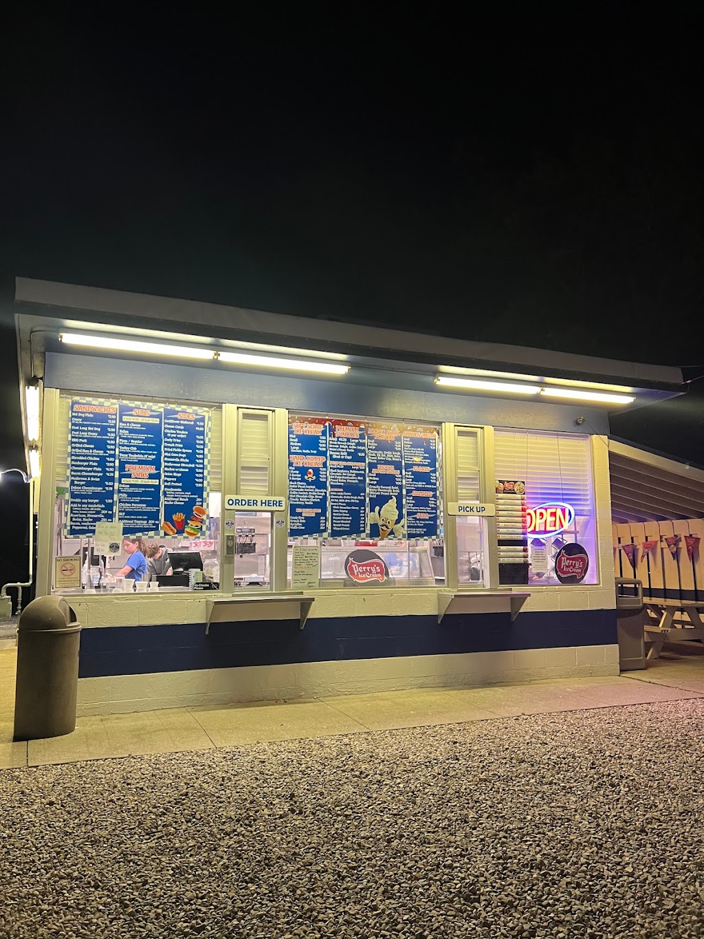 Radar’s Dairy Bar - Mifflin, OH | 37 Maine St, Ashland, OH 44805, USA | Phone: (419) 922-4004