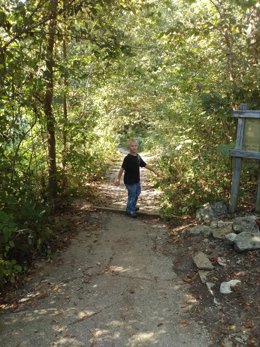 Seasongood Nature Center | Woodland Jogging Trail, Cincinnati, OH 45255, USA | Phone: (513) 474-0580