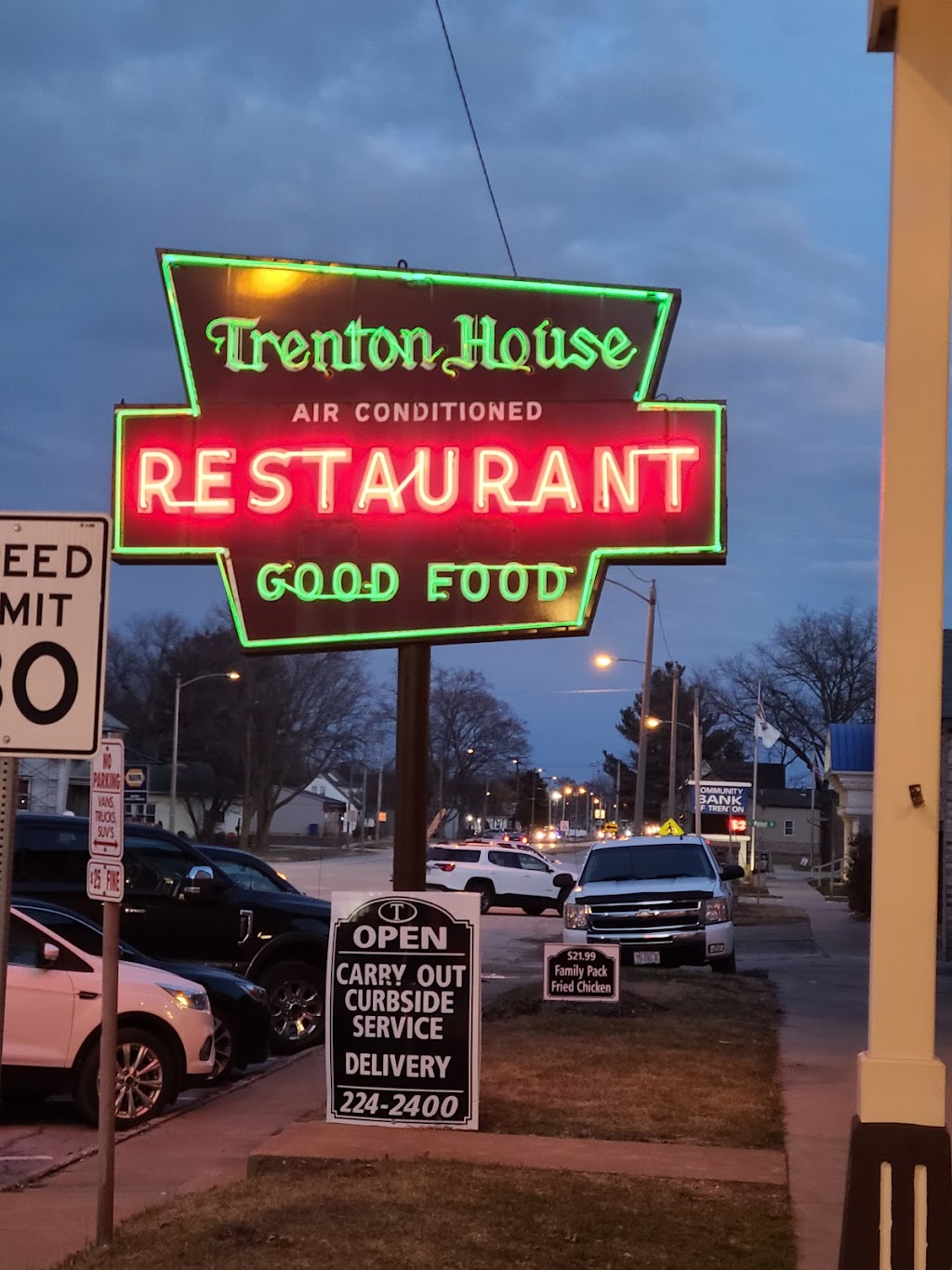 Trenton House | 2 E Broadway, Trenton, IL 62293, USA | Phone: (618) 224-2400