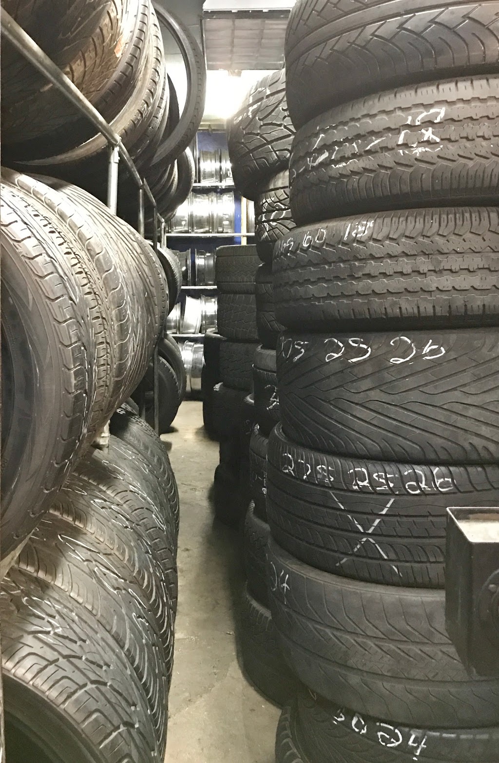 Mannys Tire Services | 13135 NW 27th Ave, Miami, FL 33167, USA | Phone: (305) 688-5270